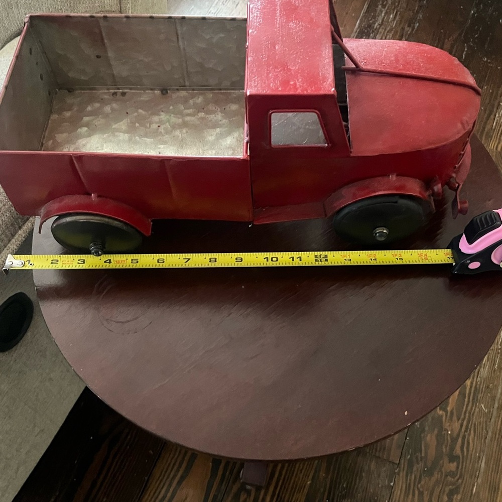 Classic Red Truck Decor - Picture 5 of 6